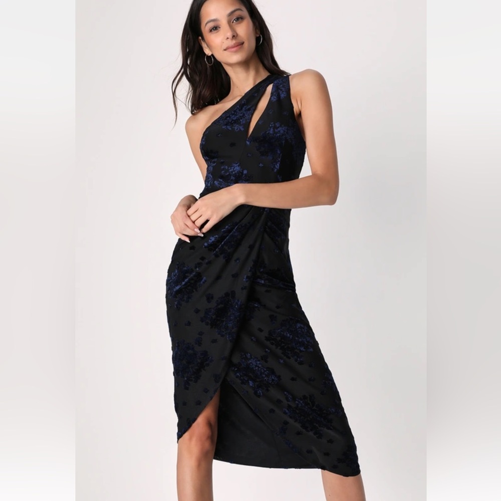 Lulus Drinks at Dusk Navy Floral Burnout Velvet One Shoulder Midi Dress 1970316